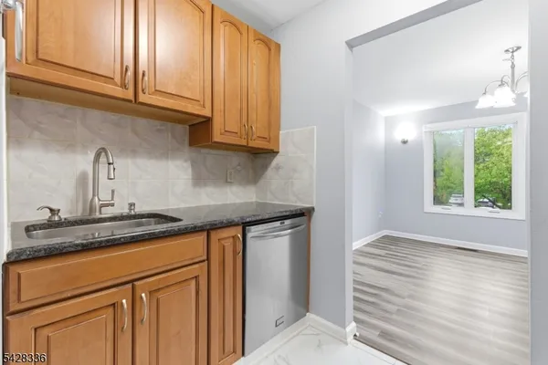 $2,000 | 212 Village Commons, Flemington, NJ 08822