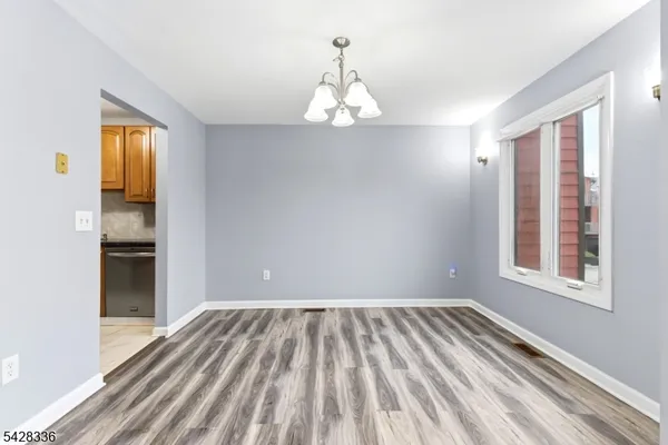 $2,000 | 212 Village Commons, Flemington, NJ 08822