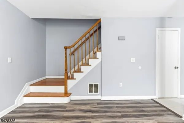 $2,000 | 212 Village Commons, Flemington, NJ 08822