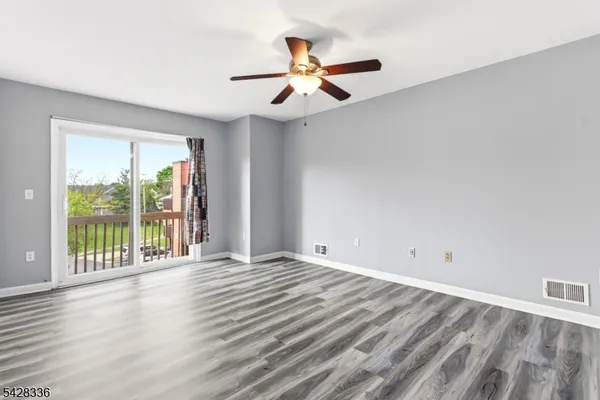 $2,000 | 212 Village Commons, Flemington, NJ 08822