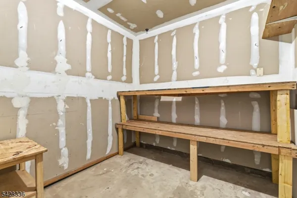 $2,000 | 212 Village Commons, Flemington, NJ 08822