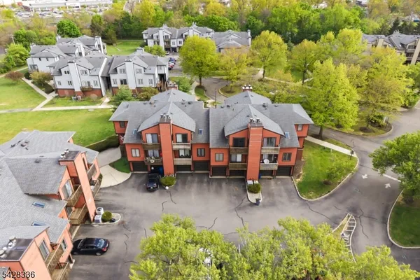 $2,000 | 212 Village Commons, Flemington, NJ 08822