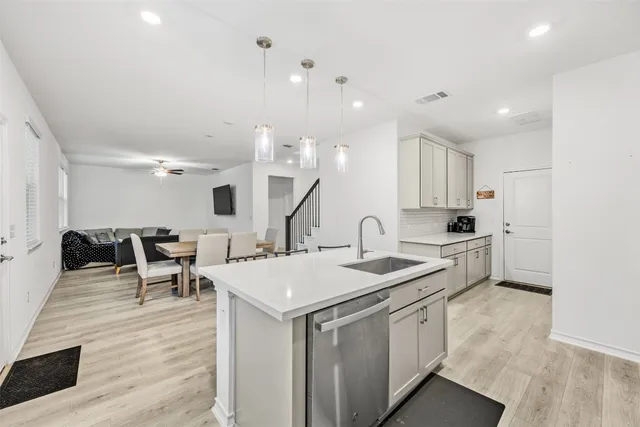 $2,400 | 301 Quarry Rock Cove, Liberty Hill, TX 78642