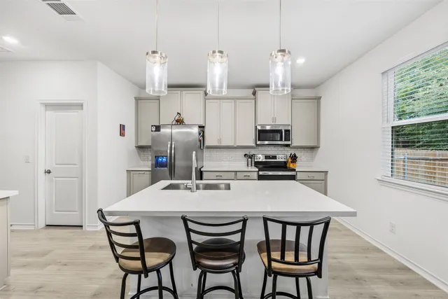 $2,400 | 301 Quarry Rock Cove, Liberty Hill, TX 78642