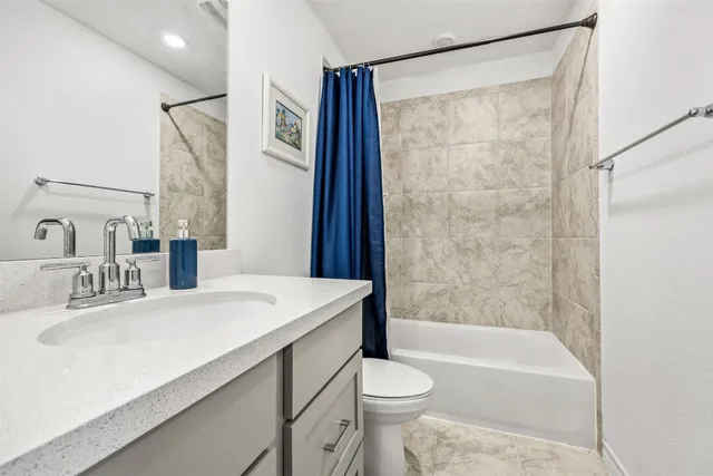 $2,400 | 301 Quarry Rock Cove, Liberty Hill, TX 78642