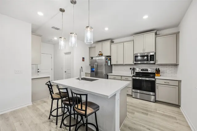 $2,400 | 301 Quarry Rock Cove, Liberty Hill, TX 78642