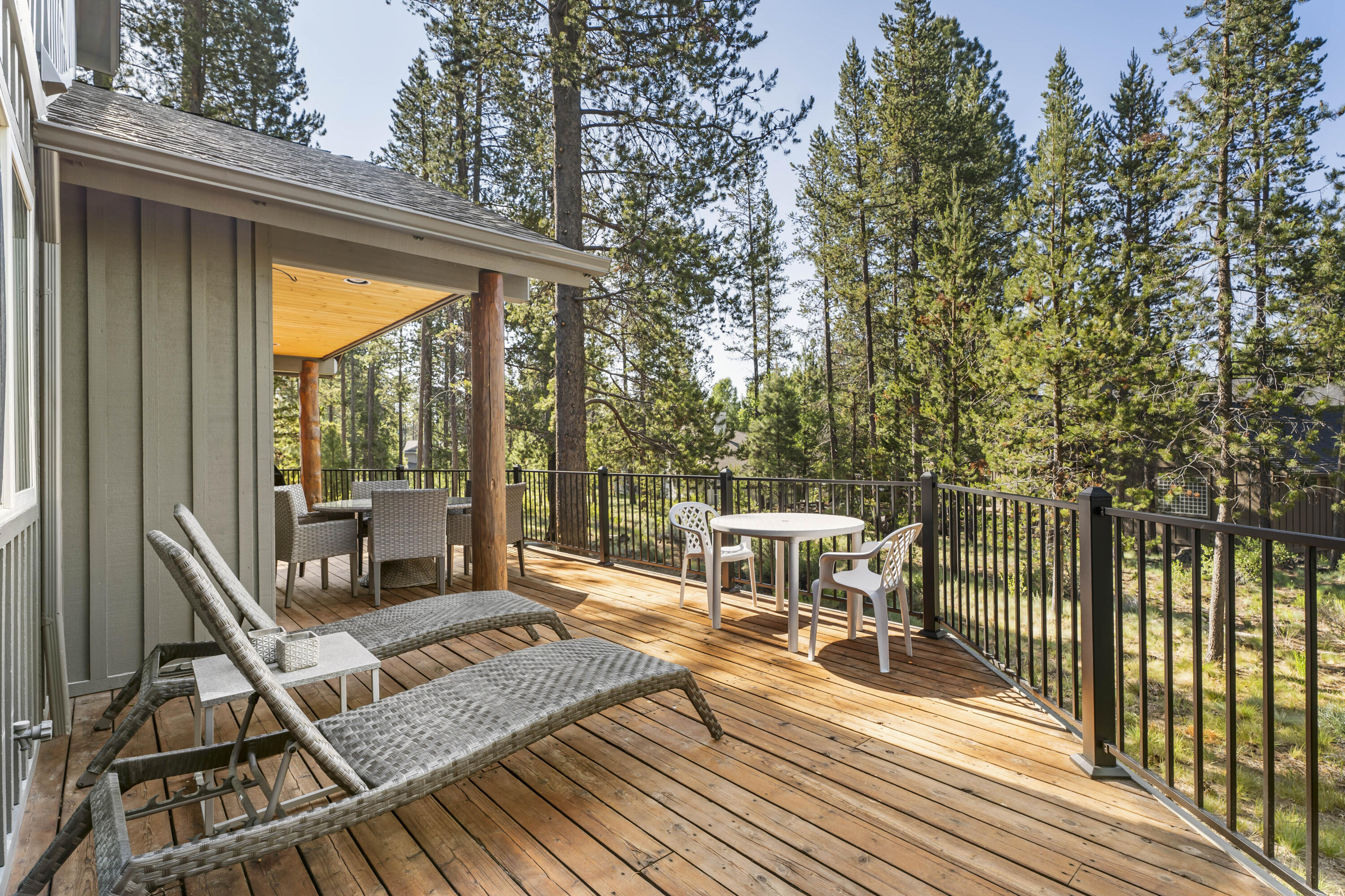 18189 Oregon Loop, Unit 5 Sunriver, OR 97707 - Photo 37 of 41 Back Deck