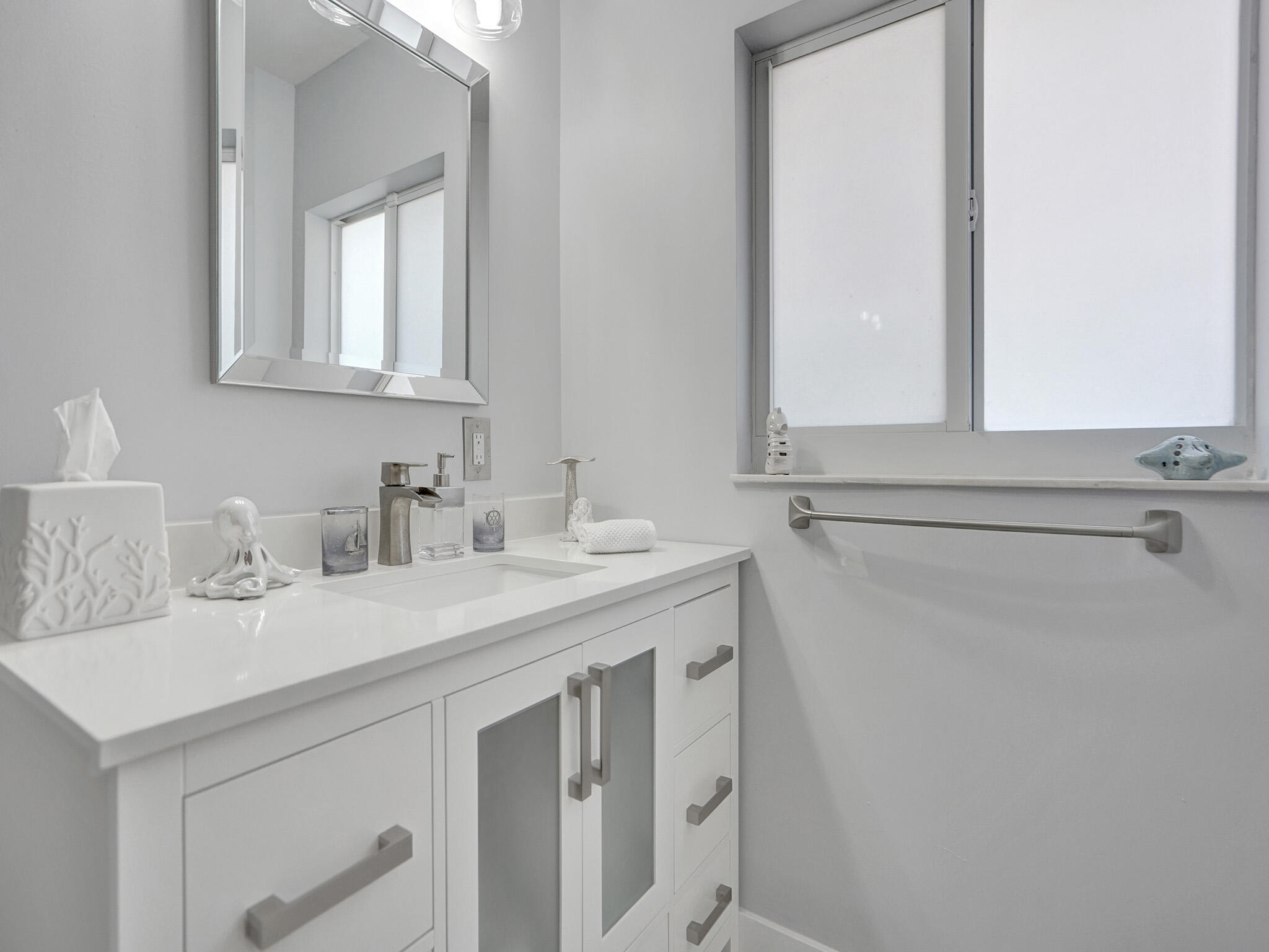 2011 Waters Edge Pompano Beach, FL 33062 - Photo 19 of 69 ROY03472