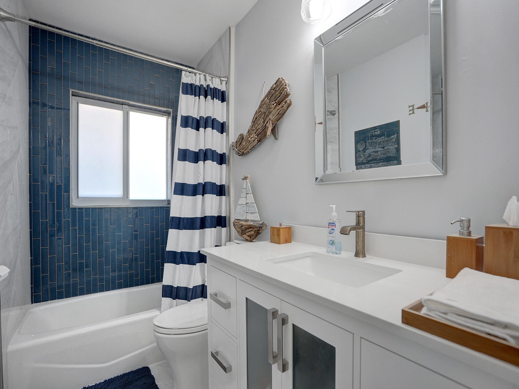 2011 Waters Edge Pompano Beach, FL 33062 - Photo 22 of 69 ROY03478