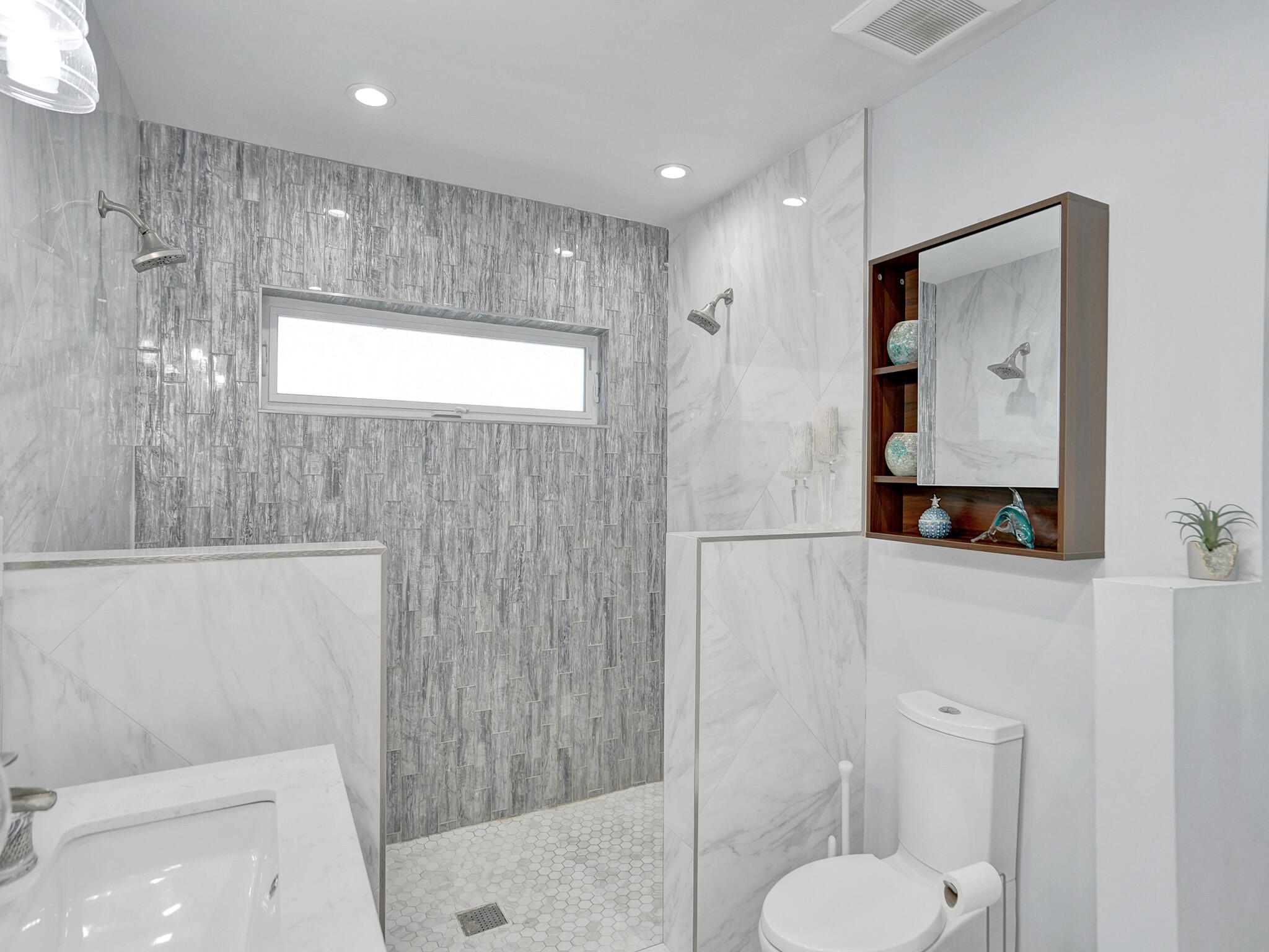 2011 Waters Edge Pompano Beach, FL 33062 - Photo 31 of 69 ROY03517