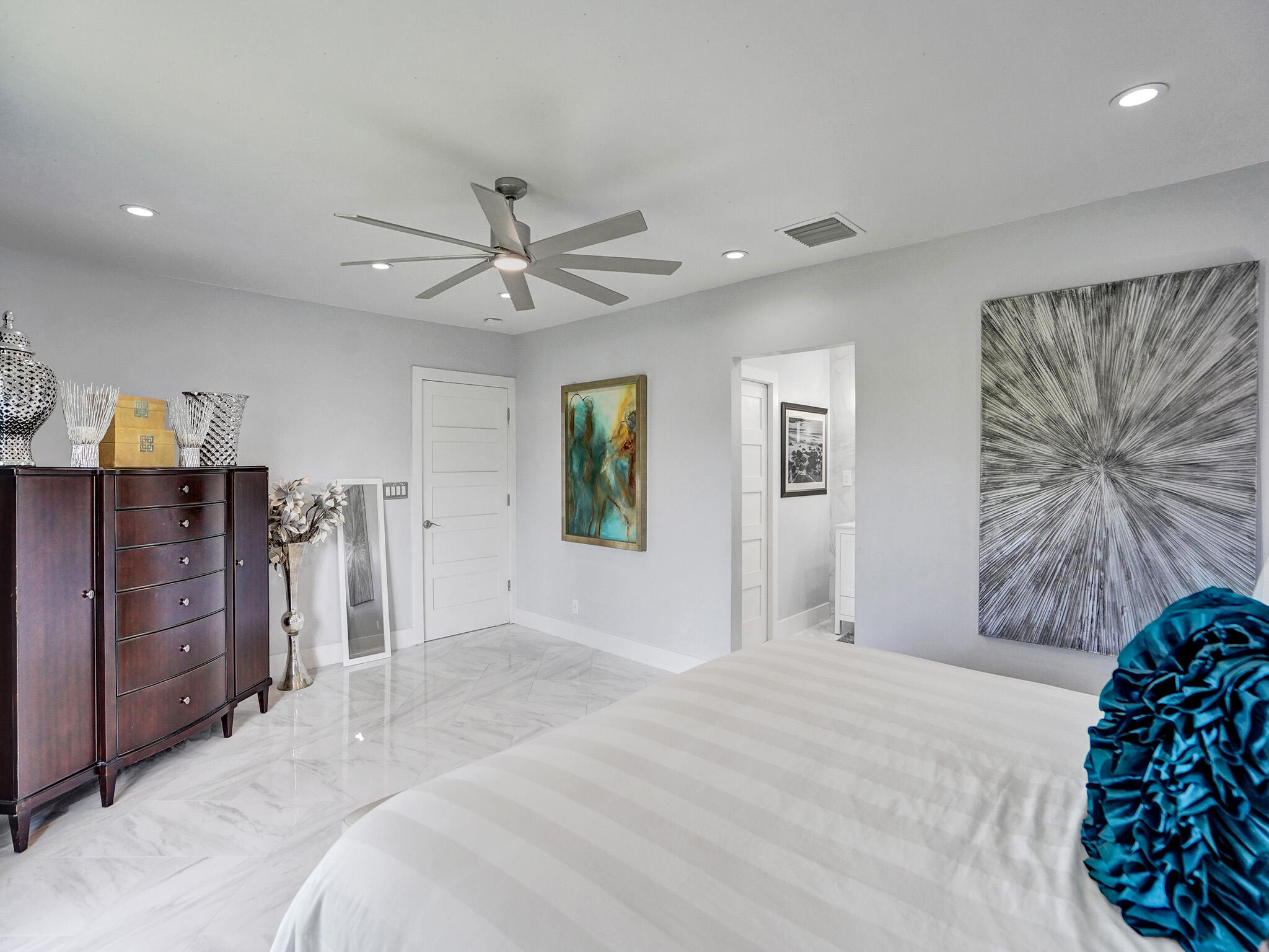 2011 Waters Edge Pompano Beach, FL 33062 - Photo 37 of 69 ROY03538