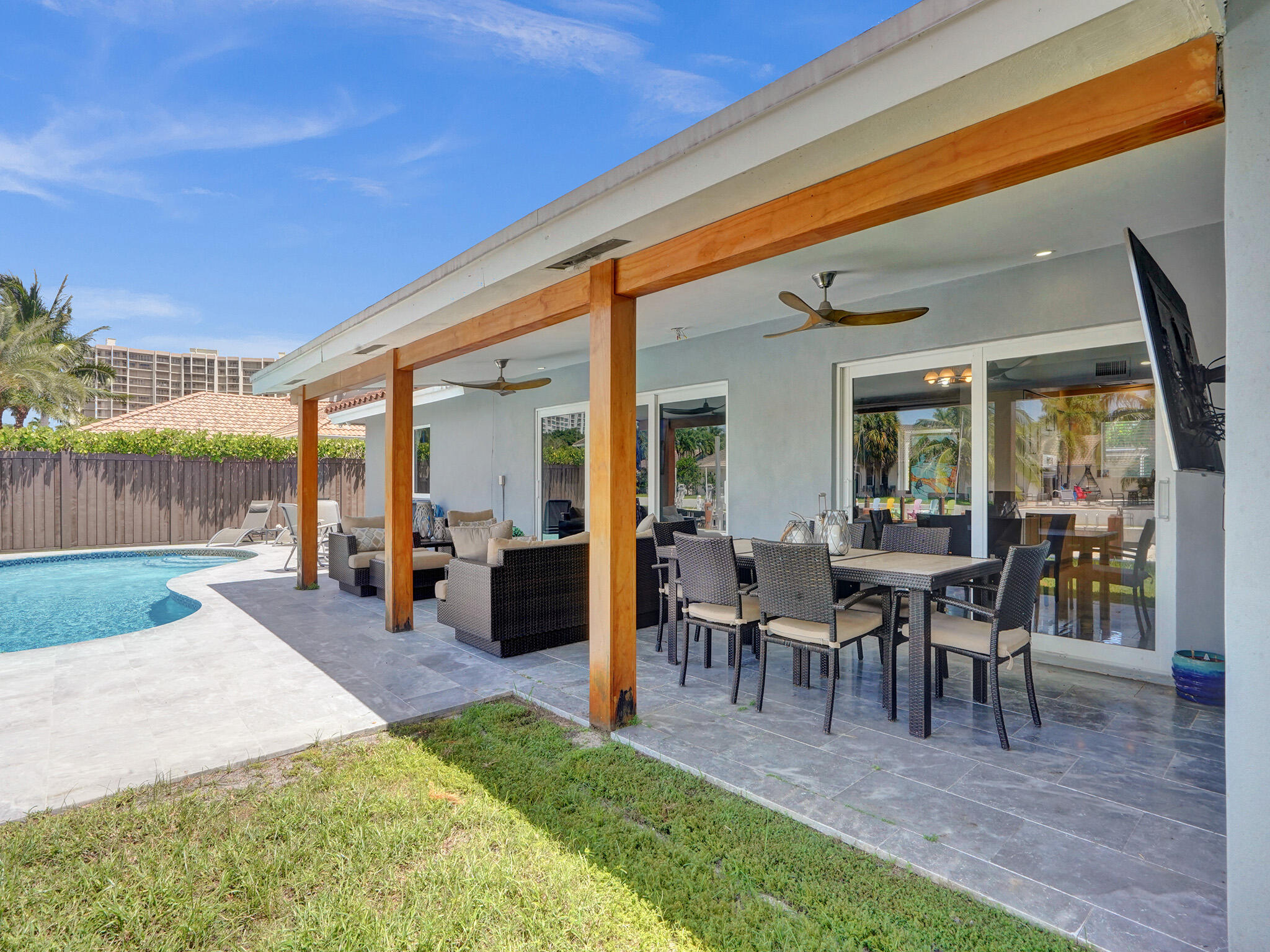 2011 Waters Edge Pompano Beach, FL 33062 - Photo 51 of 69 ROY03613