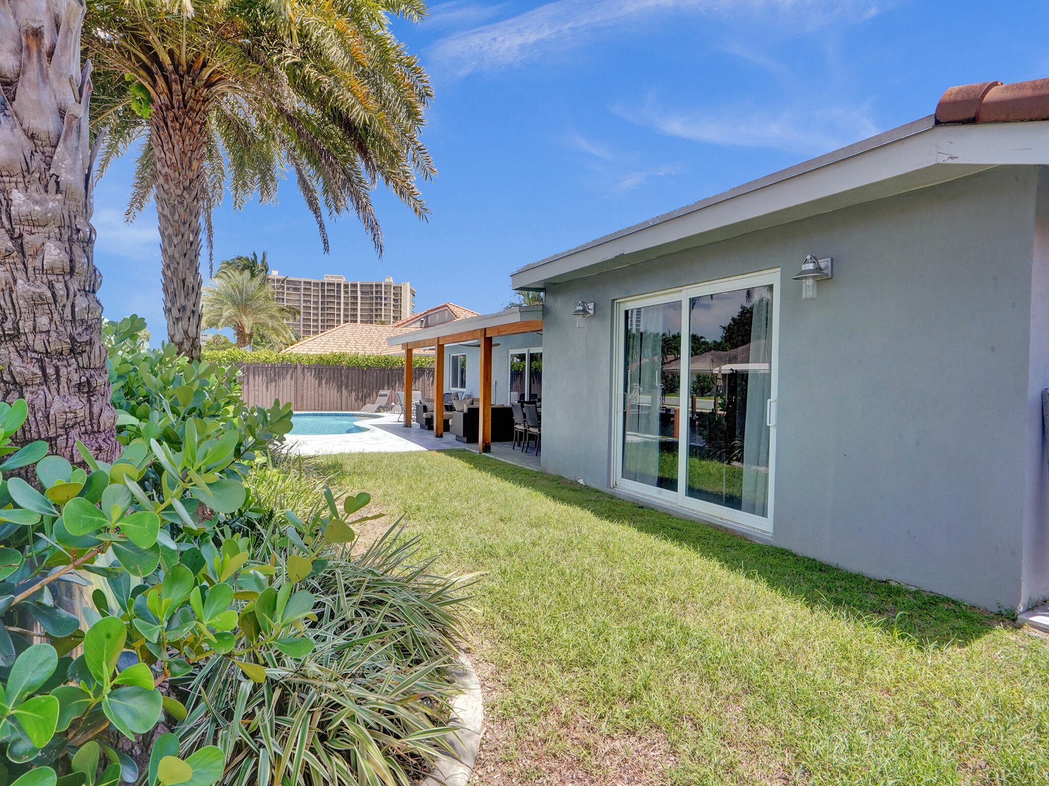 2011 Waters Edge Pompano Beach, FL 33062 - Photo 56 of 69 ROY03628