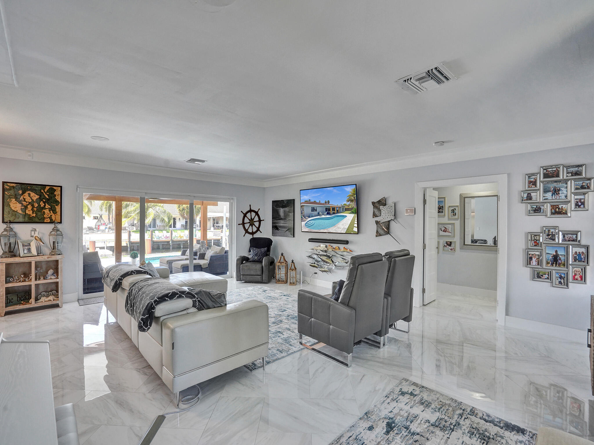 2011 Waters Edge Pompano Beach, FL 33062 - Photo 6 of 69 ROY03583