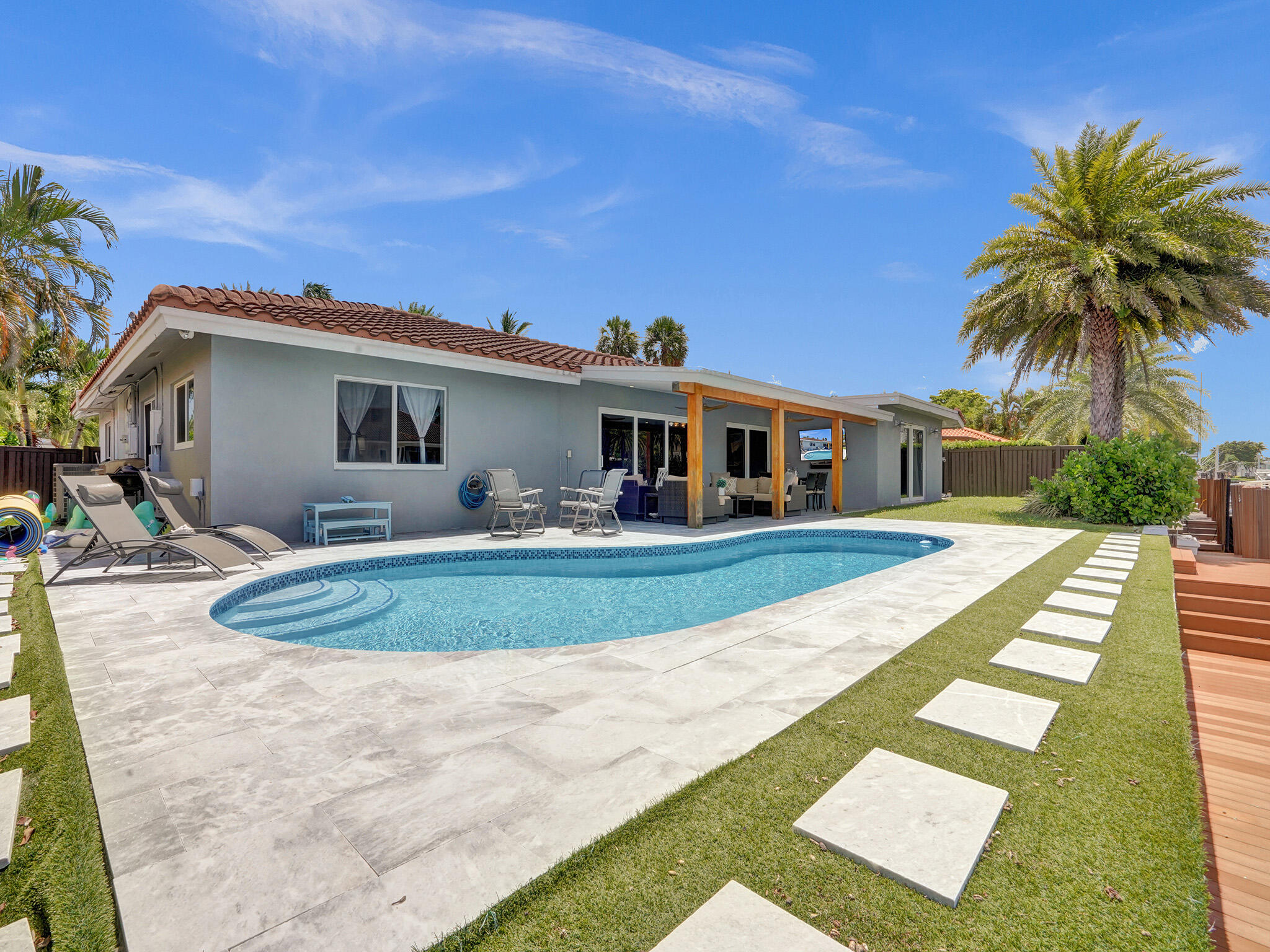 2011 Waters Edge Pompano Beach, FL 33062 - Photo 62 of 69 ROY03646