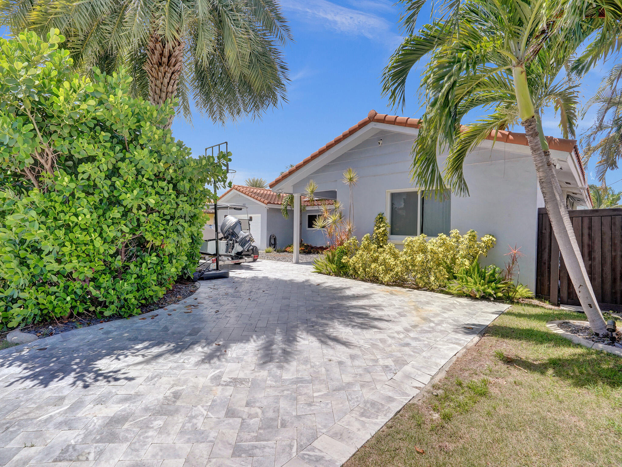 2011 Waters Edge Pompano Beach, FL 33062 - Photo 69 of 69 ROY03673