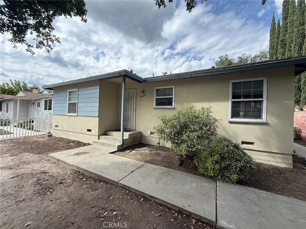 $2,995 | 417 East Walnut Avenue, Monrovia, CA 91016