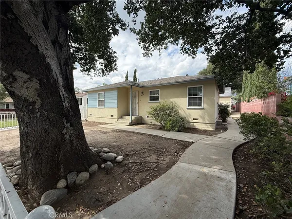 $2,995 | 417 East Walnut Avenue, Monrovia, CA 91016