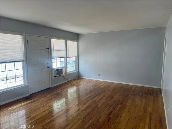 $2,995 | 417 East Walnut Avenue, Monrovia, CA 91016