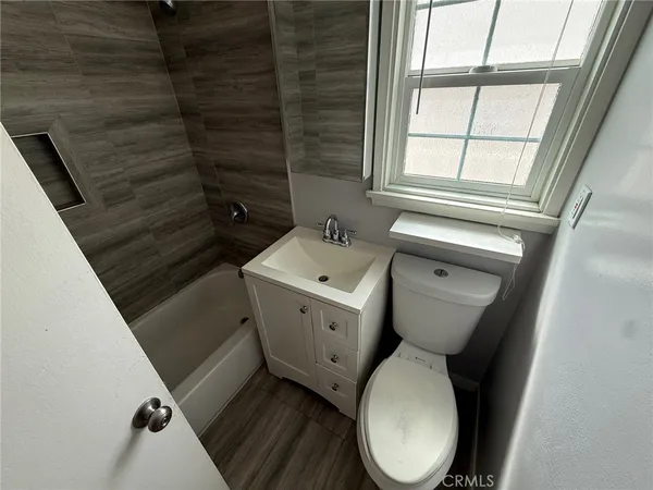 $2,995 | 417 East Walnut Avenue, Monrovia, CA 91016
