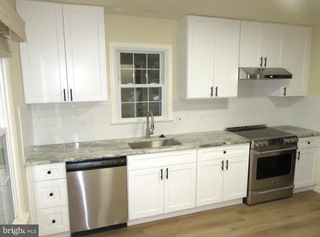 $2,300 | 512 Cobblers Lane, Hockessin, DE 19707