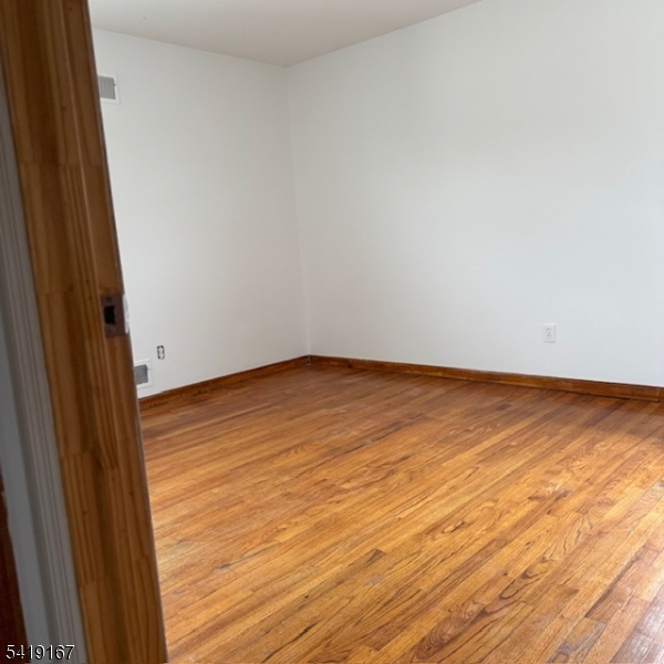 183 Laurel Avenue Union, NJ 07083 - Photo 3 of 19