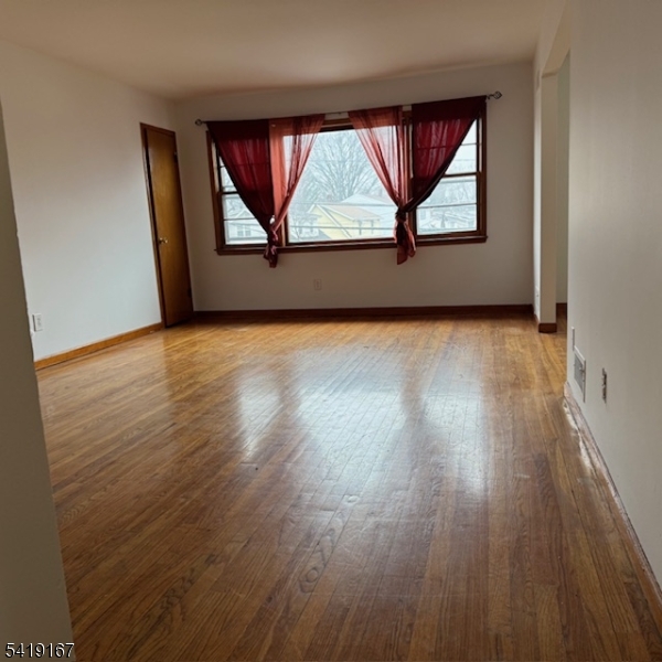 183 Laurel Avenue Union, NJ 07083 - Photo 6 of 19