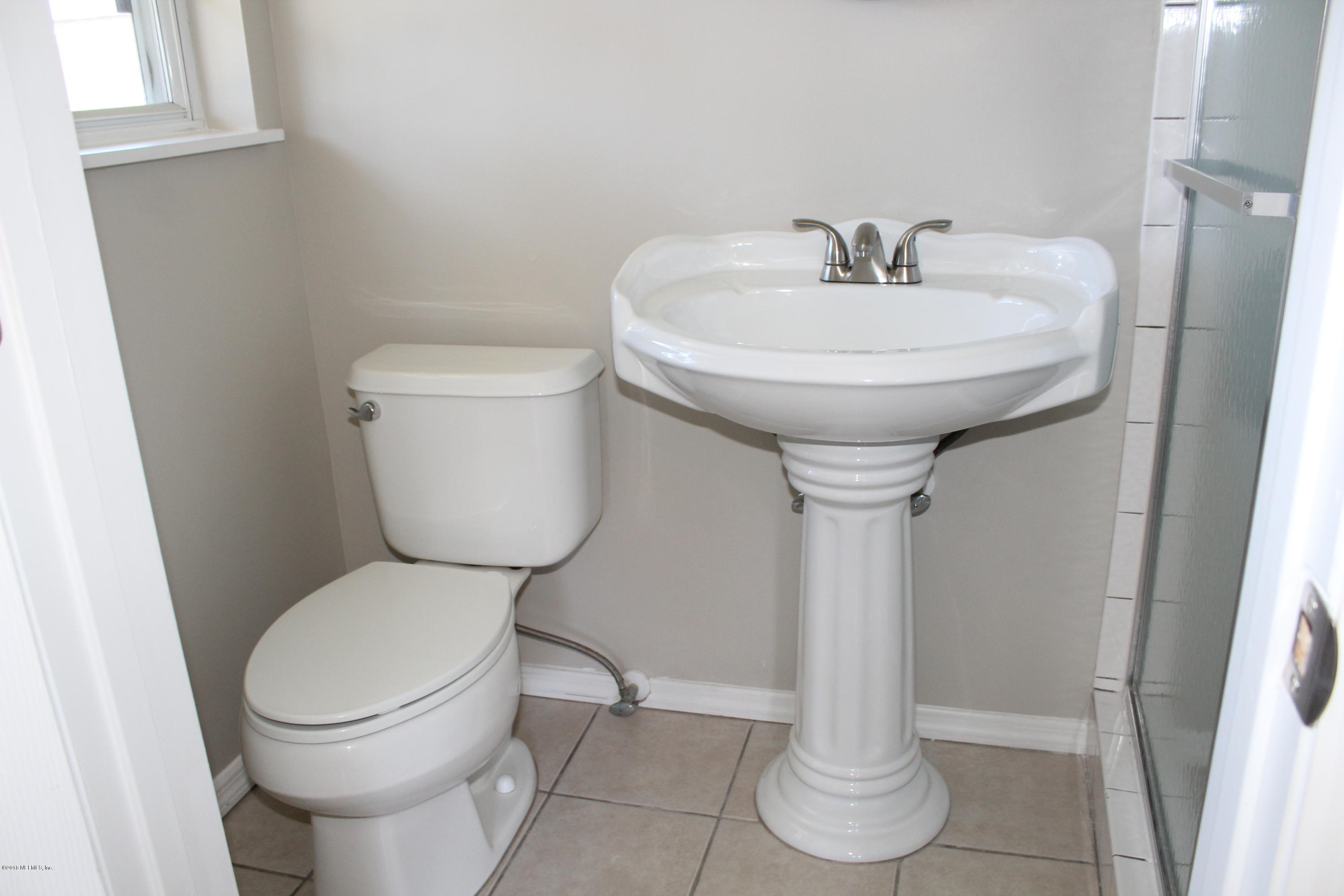 820 Barbados Road Jacksonville, FL 32216 - Photo 15 of 25 MBRbath1