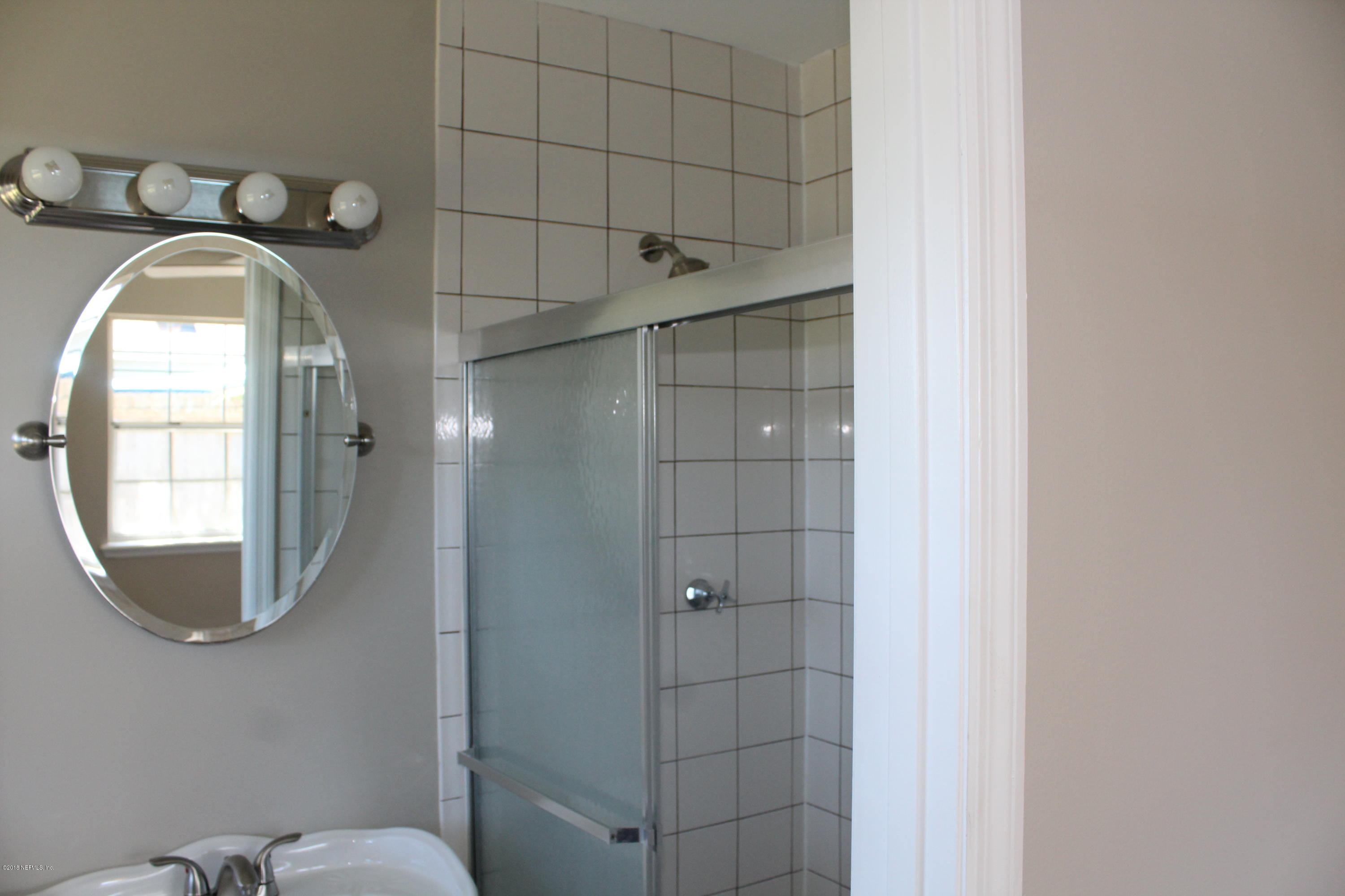 820 Barbados Road Jacksonville, FL 32216 - Photo 16 of 25 MBRbath2