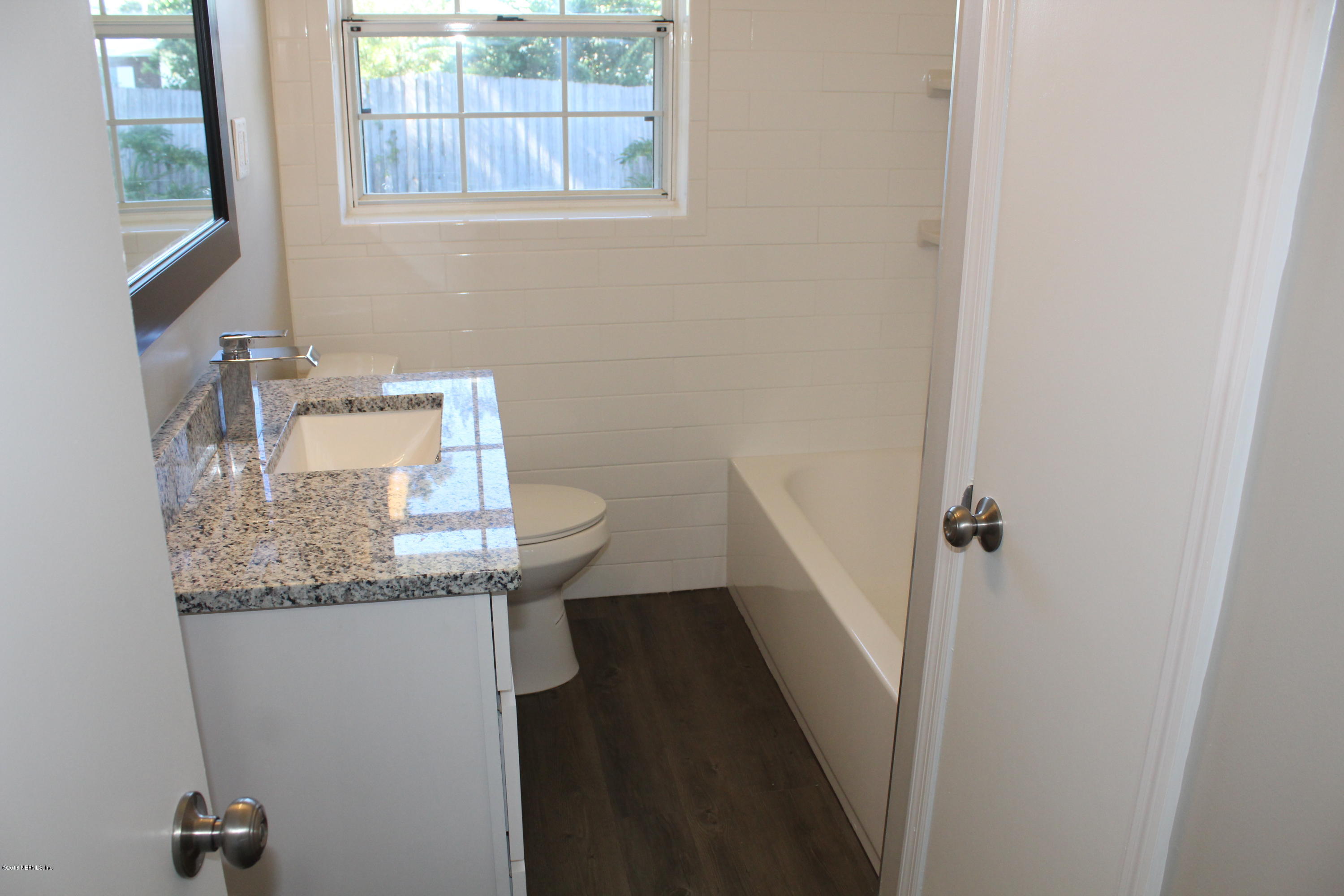 820 Barbados Road Jacksonville, FL 32216 - Photo 18 of 25 guestbath1