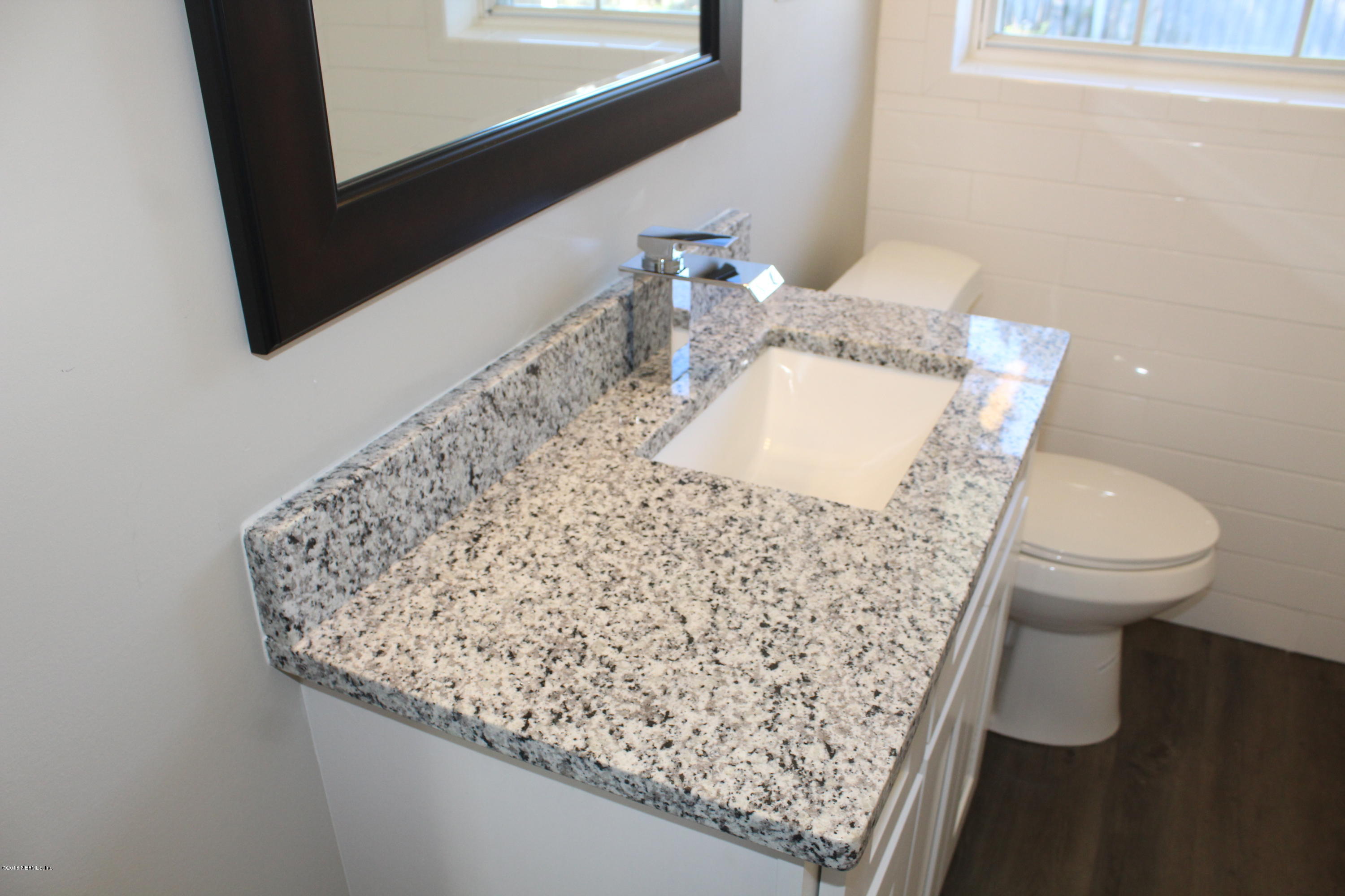820 Barbados Road Jacksonville, FL 32216 - Photo 19 of 25 guestbath2