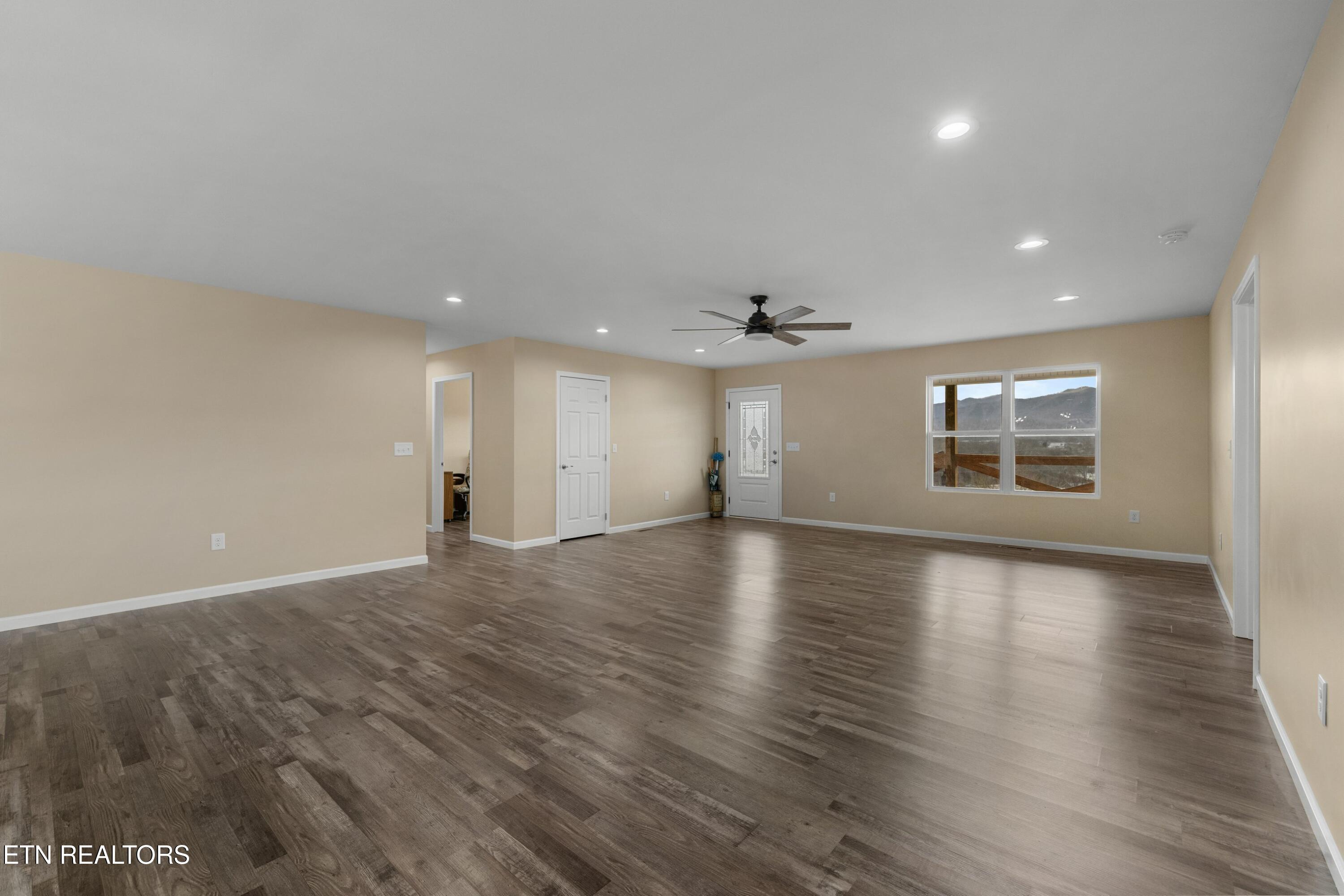781 Rock Hill Road Newport, TN 37821 - Photo 11 of 54 Living Room