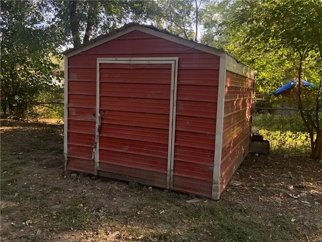 $58,900 | 2326 South 11th Street, St. Joseph, MO 64503