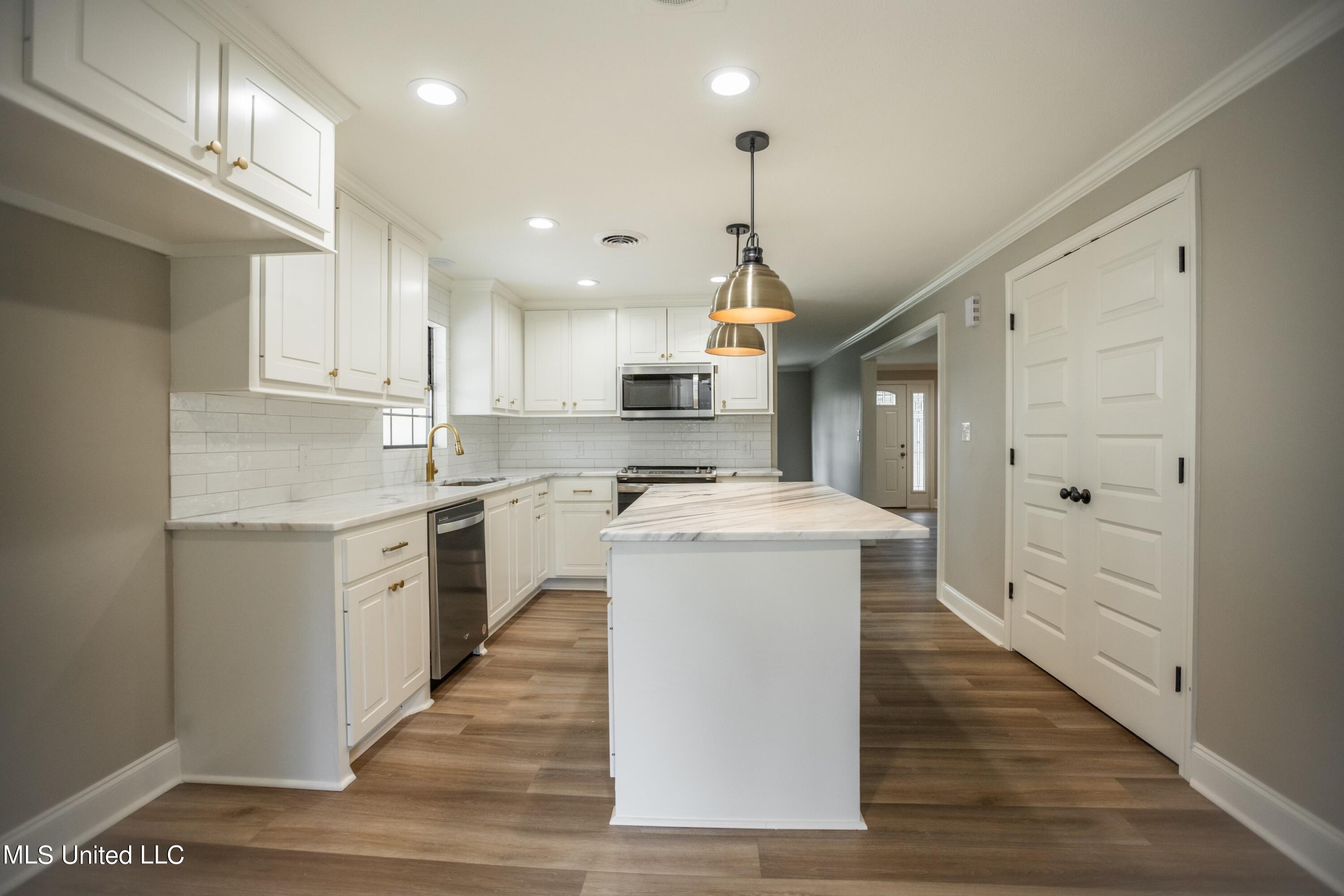 11784 Springridge Road Byram, MS 39170 - Photo 3 of 14 kitchen