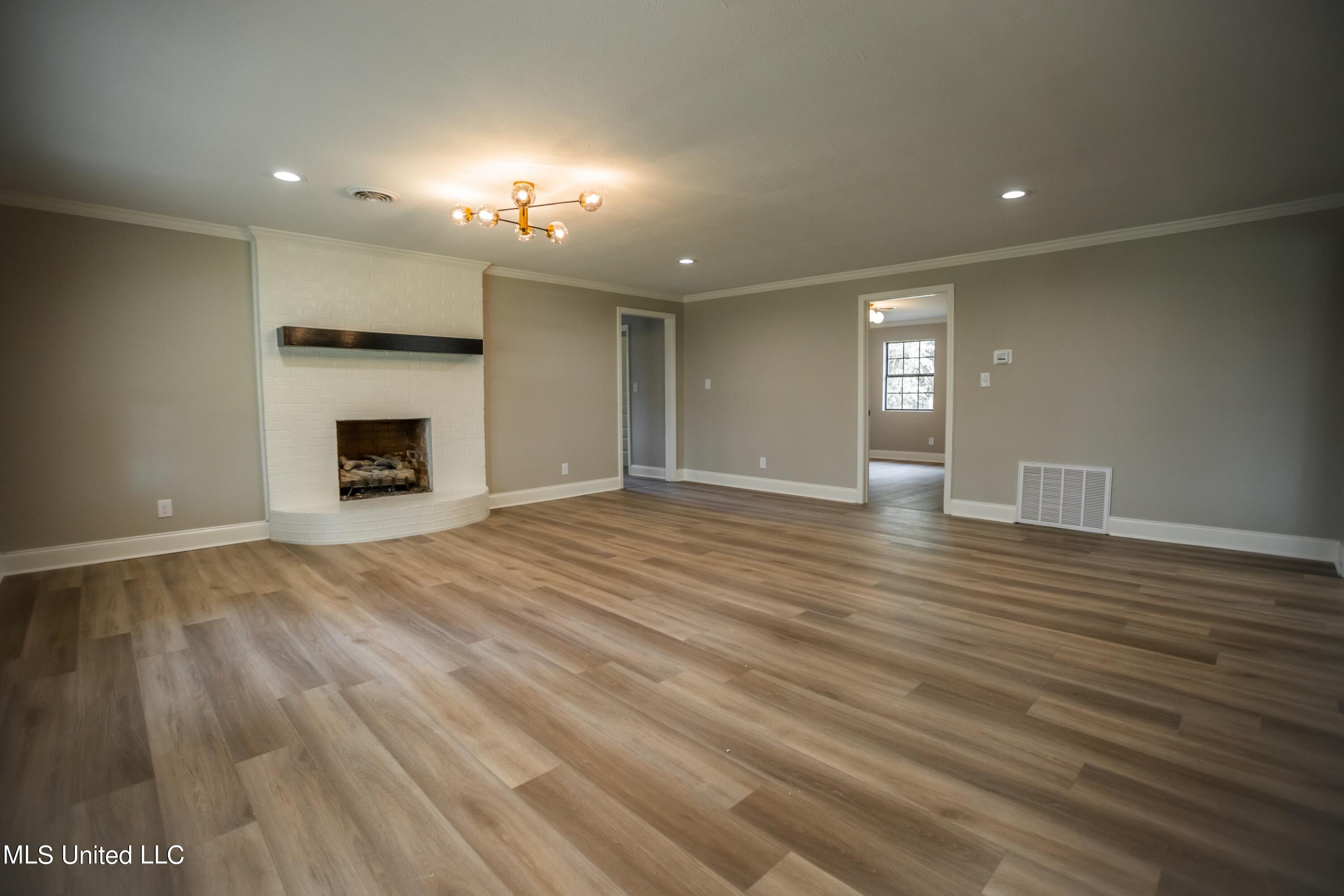 11784 Springridge Road Byram, MS 39170 - Photo 5 of 14 living room