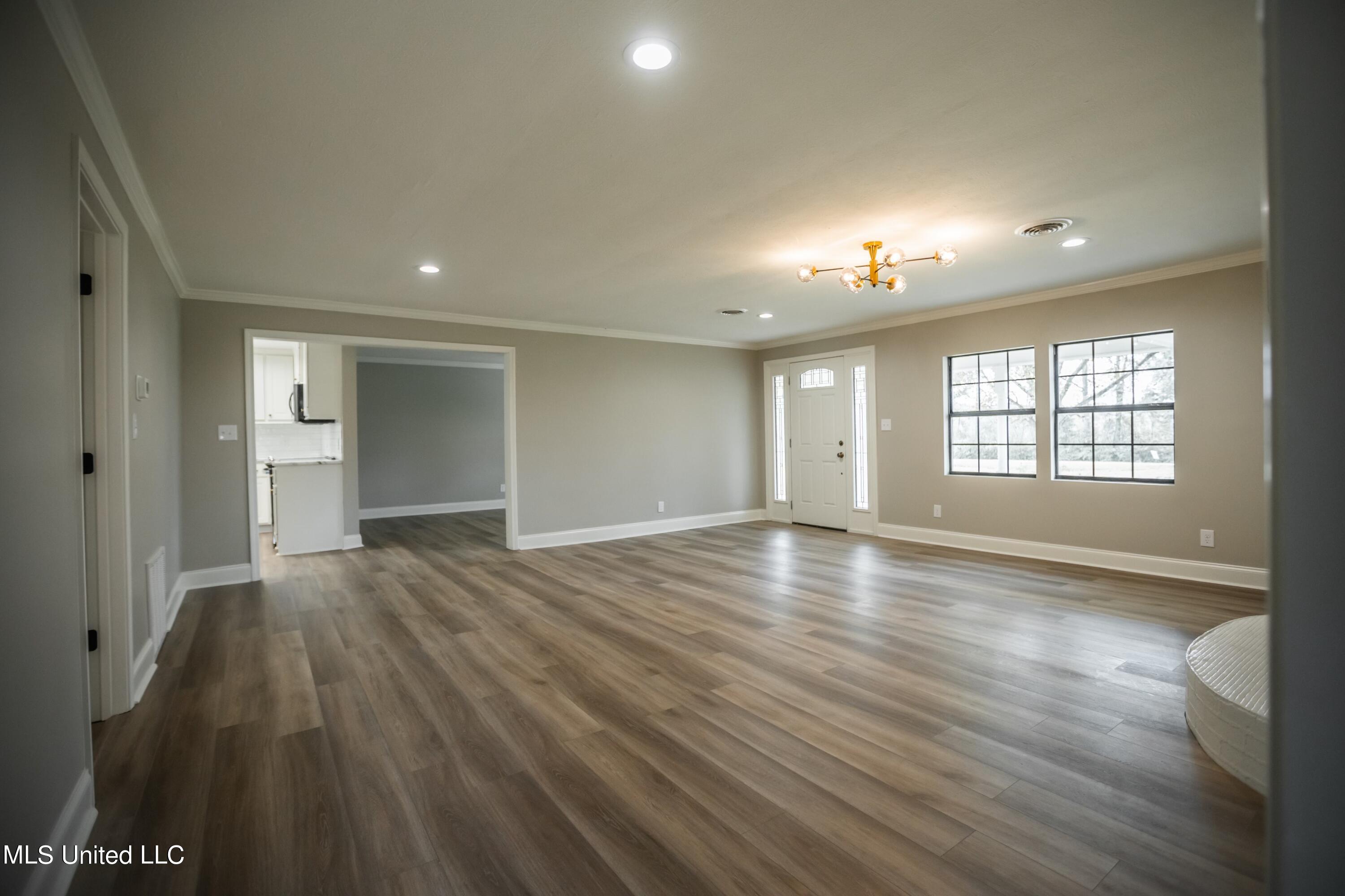 11784 Springridge Road Byram, MS 39170 - Photo 6 of 14 living room