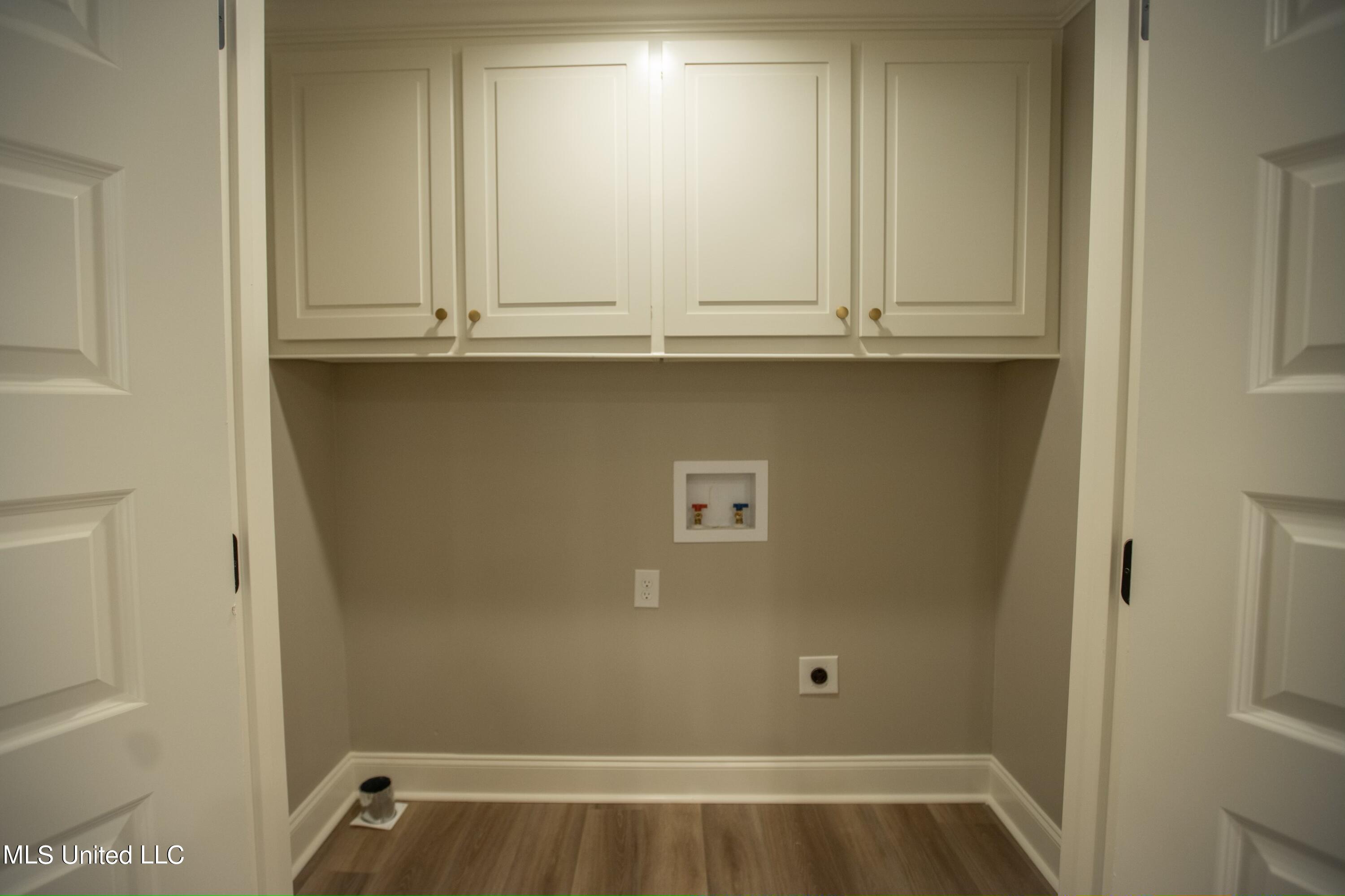 11784 Springridge Road Byram, MS 39170 - Photo 7 of 14 laundry room