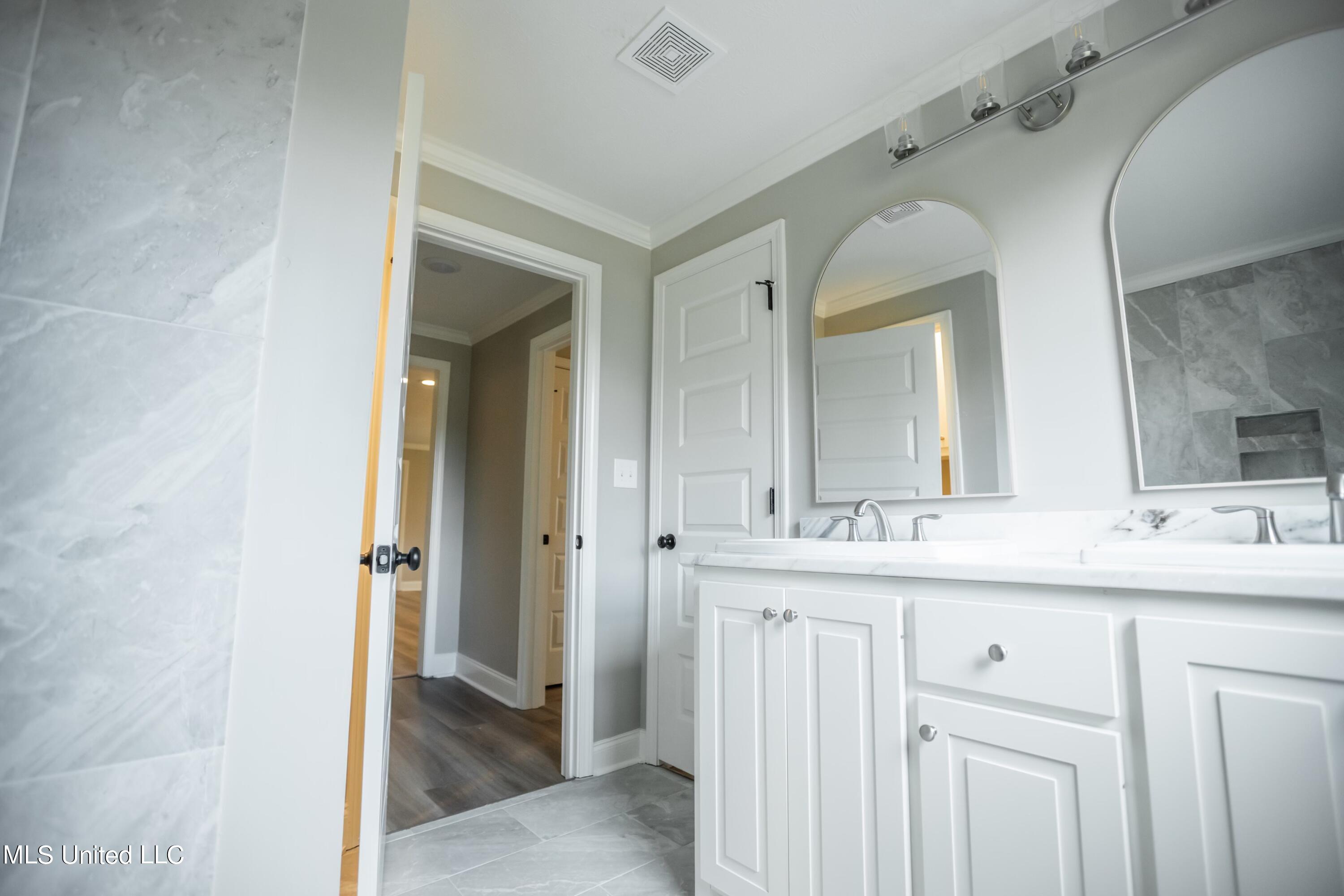 11784 Springridge Road Byram, MS 39170 - Photo 9 of 14 bathroom