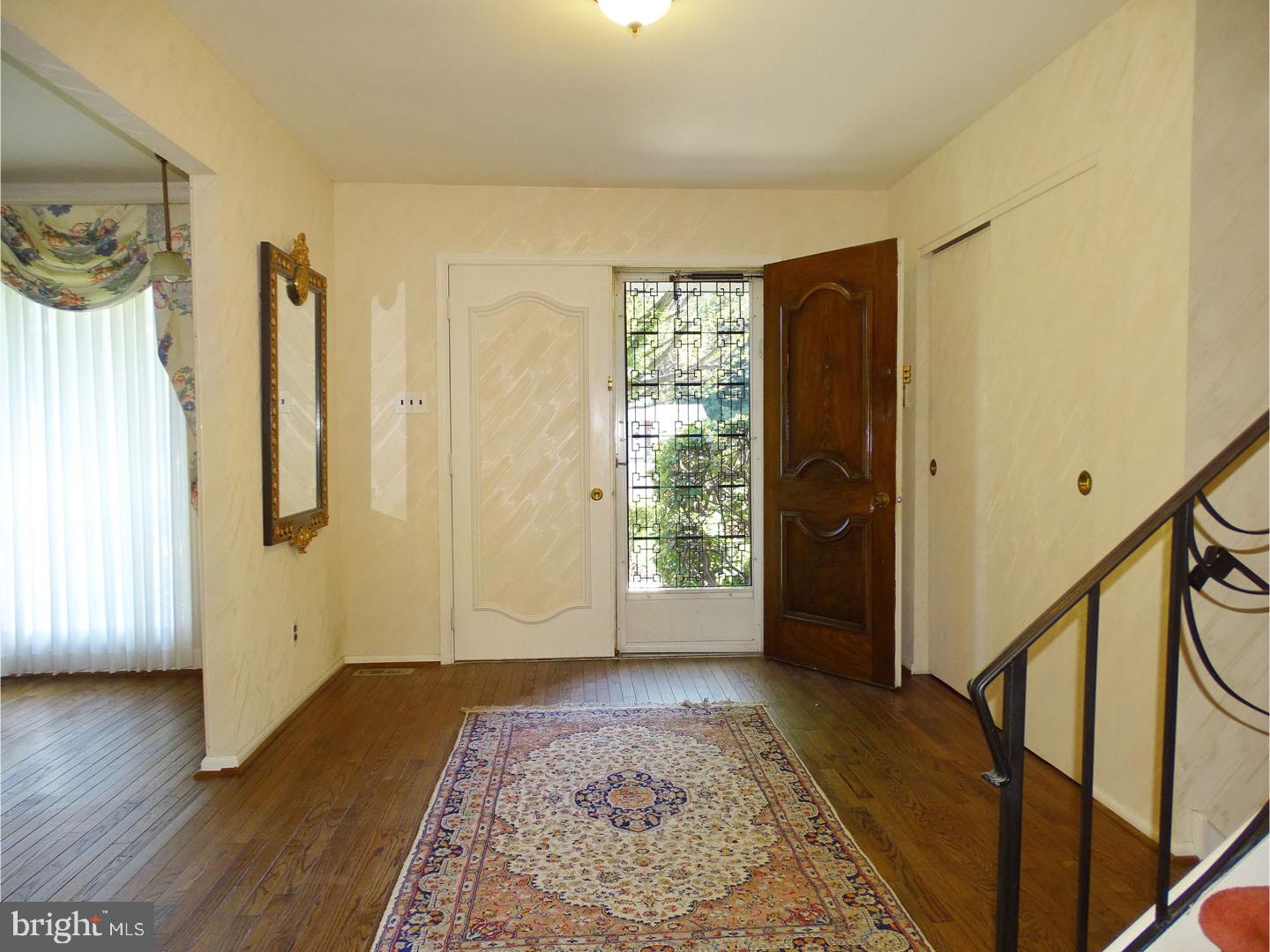 37 Sima Road Holland, PA 18966 - Photo 3 of 24 Foyer