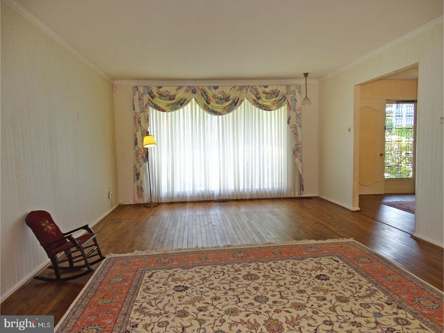 37 Sima Road Holland, PA 18966 - Photo 4 of 24 Living Room