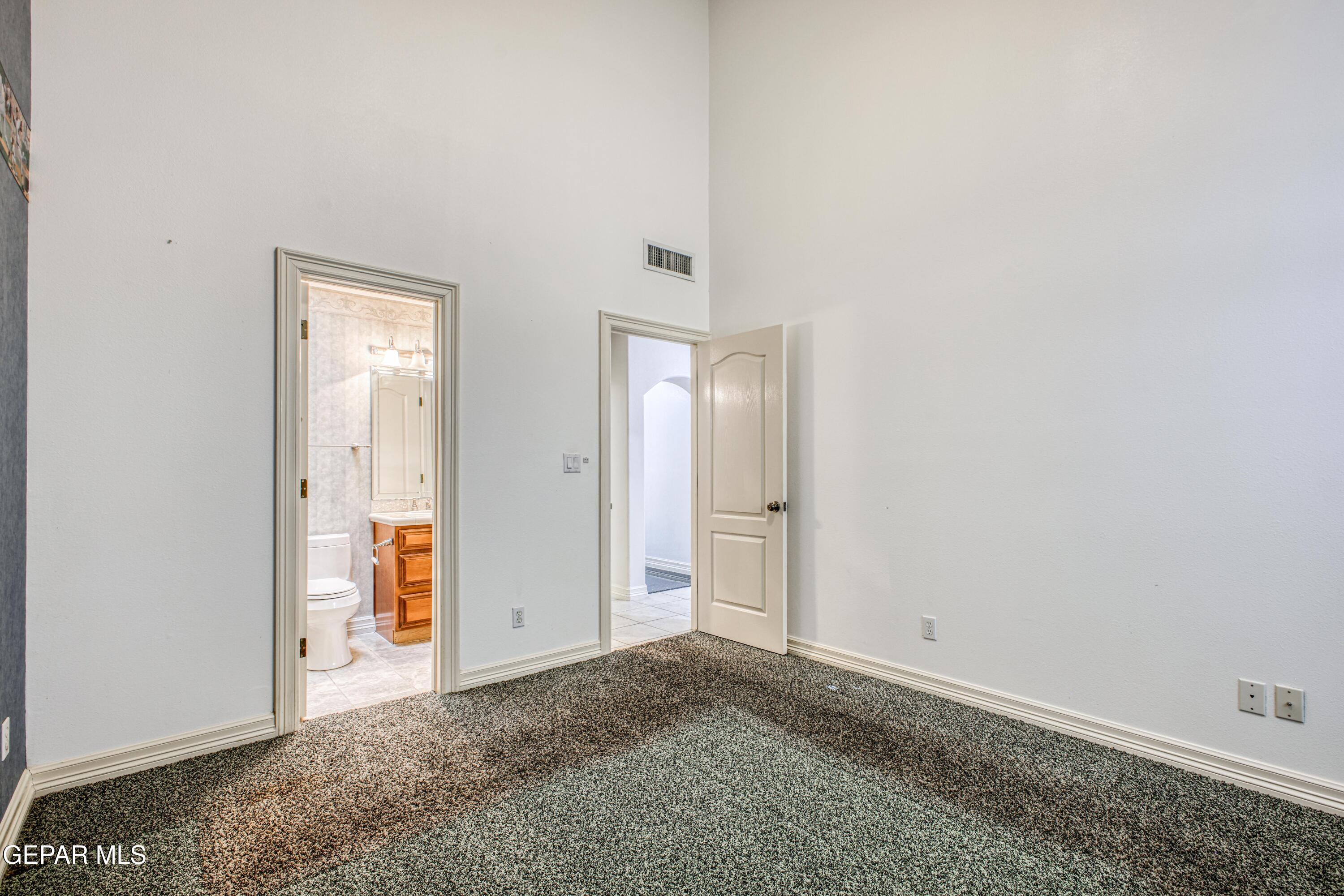6565 Eagle Ridge Drive El Paso, TX 79912 - Photo 19 of 60 a view of an empty room