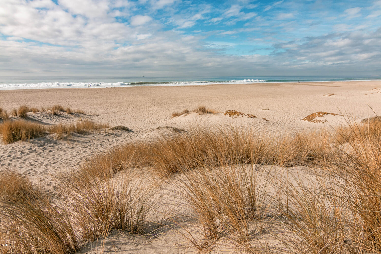5120 West Wooley Road, Unit 2 Oxnard, CA 93035 - Photo 32 of 35 a view of an ocean and beach