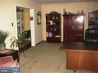 114 Wardel Road Wilmington, DE 19804 - Photo 8 of 12 Living Room