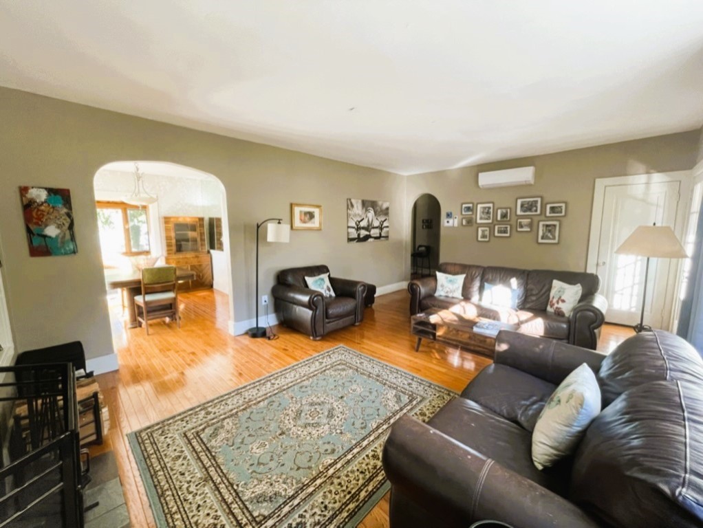 55 Washington Road Barrington, RI 02806 - Photo 14 of 44 First Floor