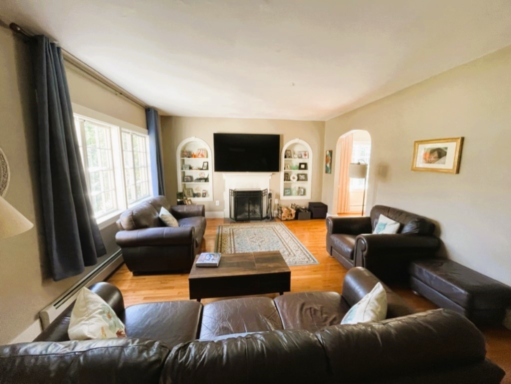 55 Washington Road Barrington, RI 02806 - Photo 17 of 44 First Floor