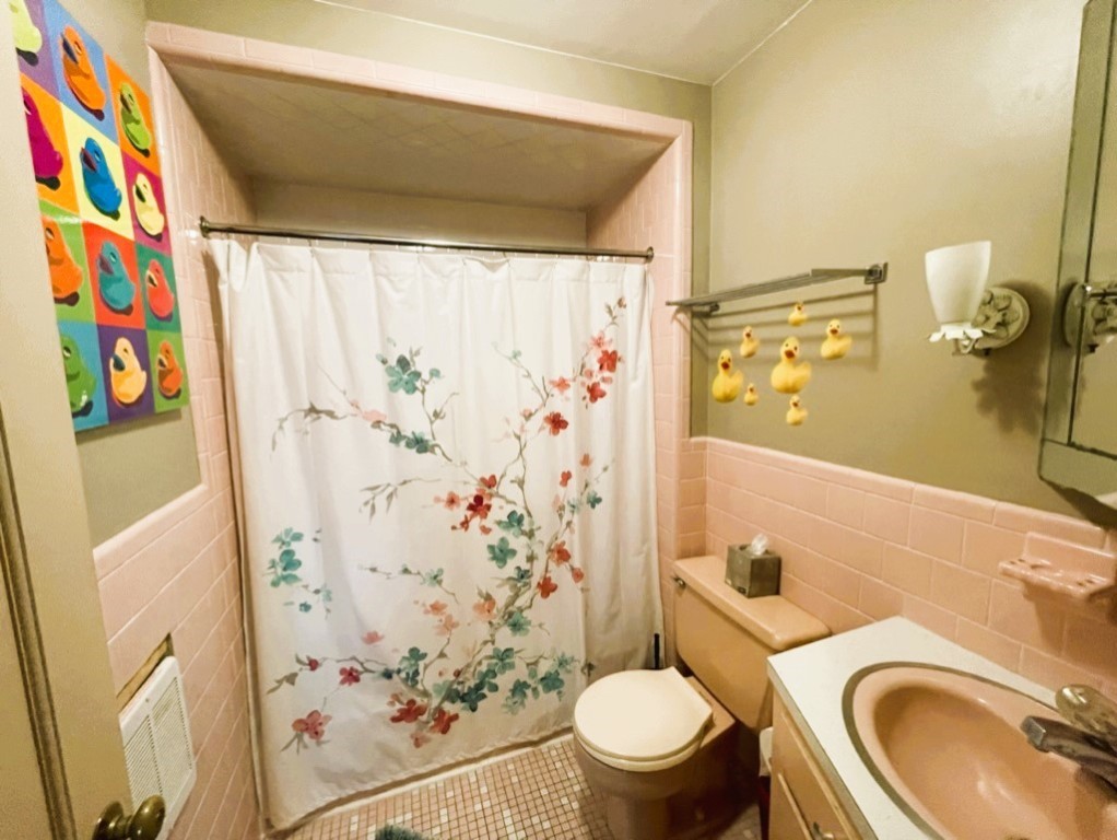 55 Washington Road Barrington, RI 02806 - Photo 20 of 44 Full Bath_First Floor