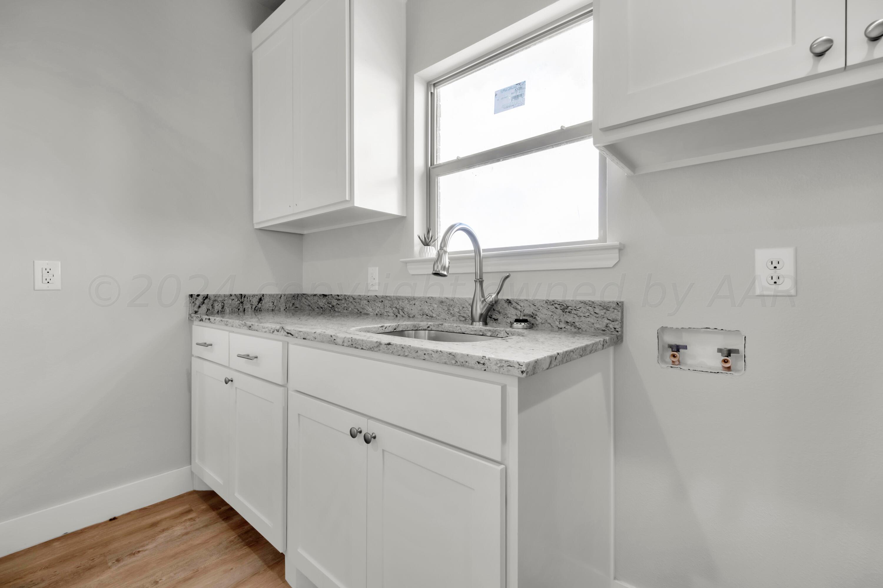11700 Bushland Road Amarillo, TX 79119 - Photo 28 of 41 Laundry Room