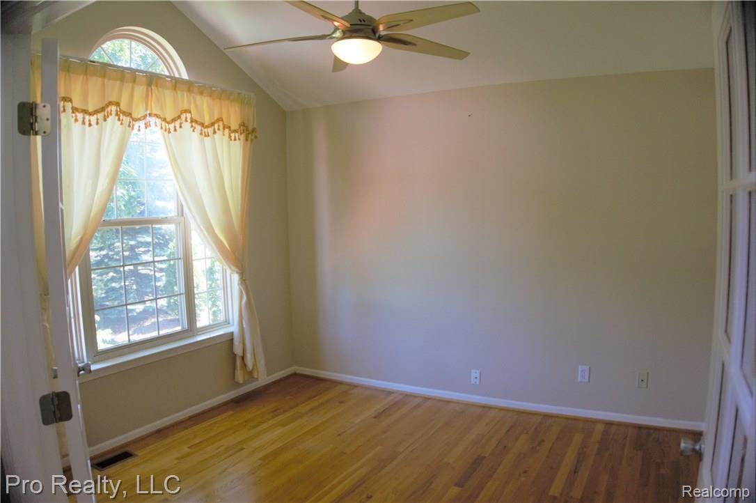 19991 Farmington Road Livonia, MI 48152 - Photo 8 of 17 library.jpg