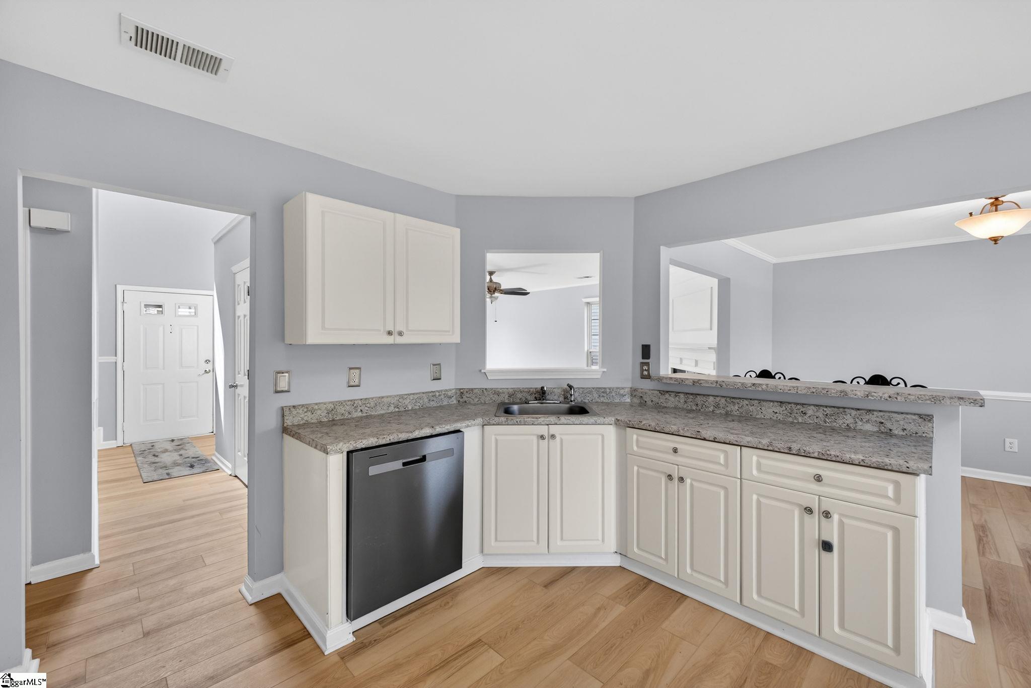 507 Fairview Lake Way Simpsonville, SC 29680 - Photo 11 of 48