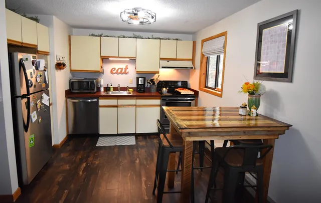 $239,000 | 8 Streamside Drive, Unit 3, Campton, NH 03223